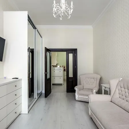 Lux In The Center דירה לבוב