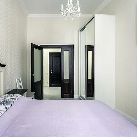 Lux In The Center Apartman *